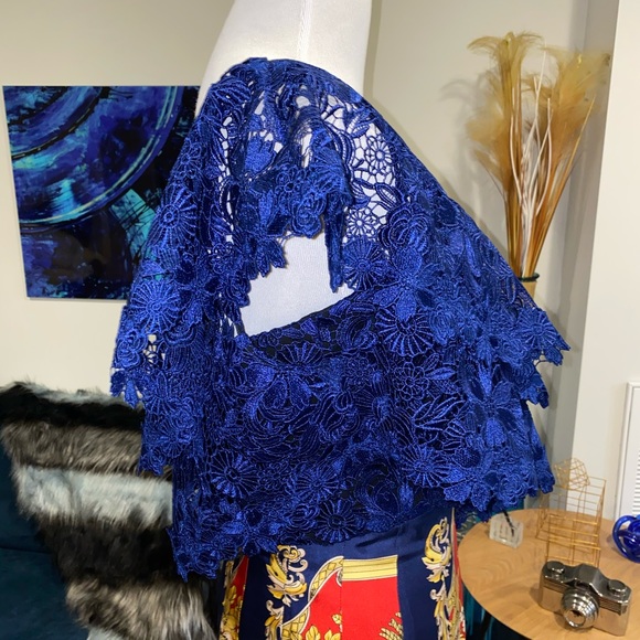 Alice & Olivia Saba Ruffle One Shoulder Top - Picture 2 of 10